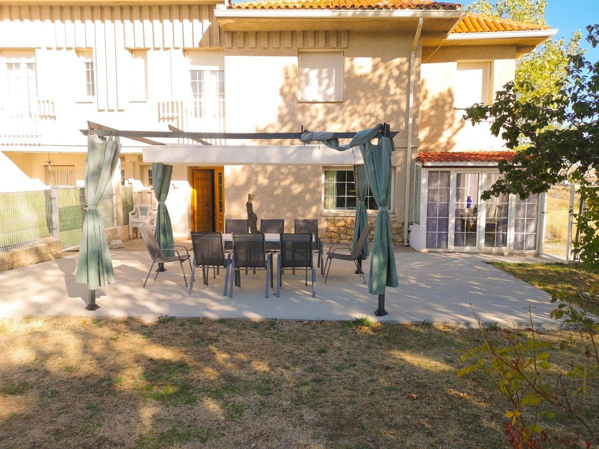 Agradable Casa Con Jardin: Casasola Villa San Cristobal de Segovia Ngoại thất bức ảnh